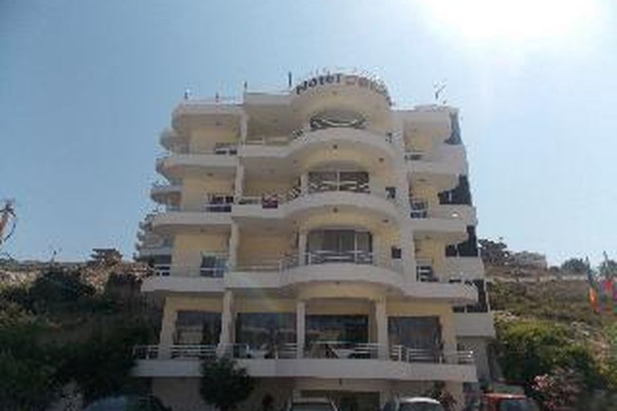 photo-1