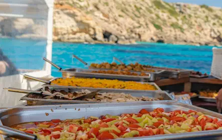 Palma de Mallorca: 4-Hr Snorkel & Music Boat Tour
