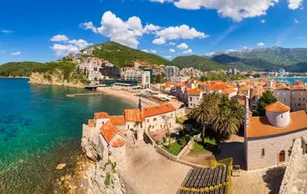 Excursão privada de dia inteiro à cidade de Budva e Lipa Cave