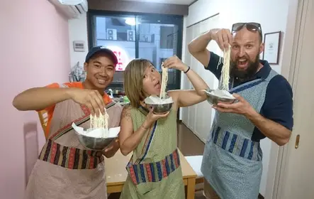 Fabricação de macarrão caseiro em Osaka