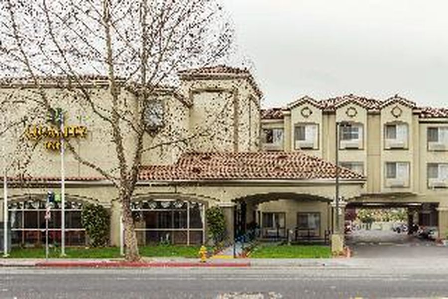 photo-1